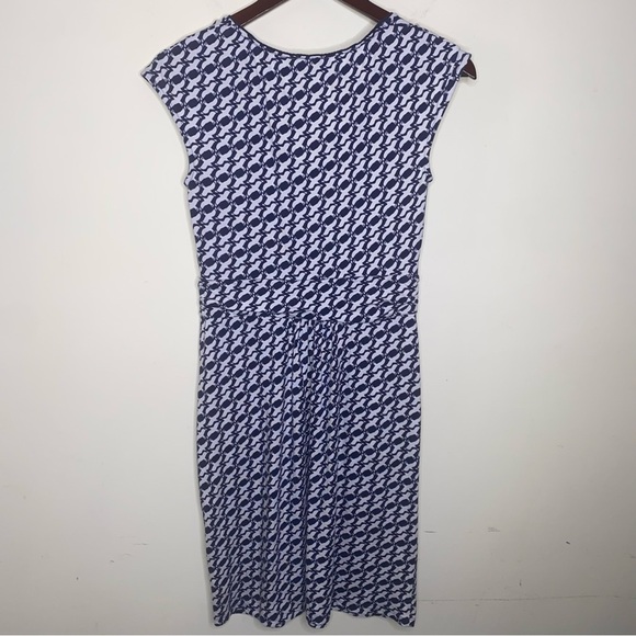 Boden Navy and White Dove Print Size 6R Midi Soft Short Sleeve Dress - Picture 8 of 8